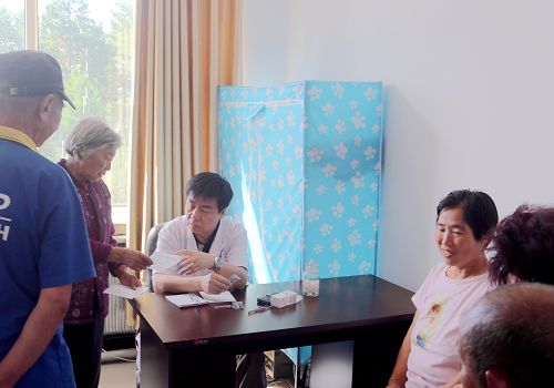 KY.COM开云体育(中国)科技公司附属第一医院专家在开库康乡卫生院义诊