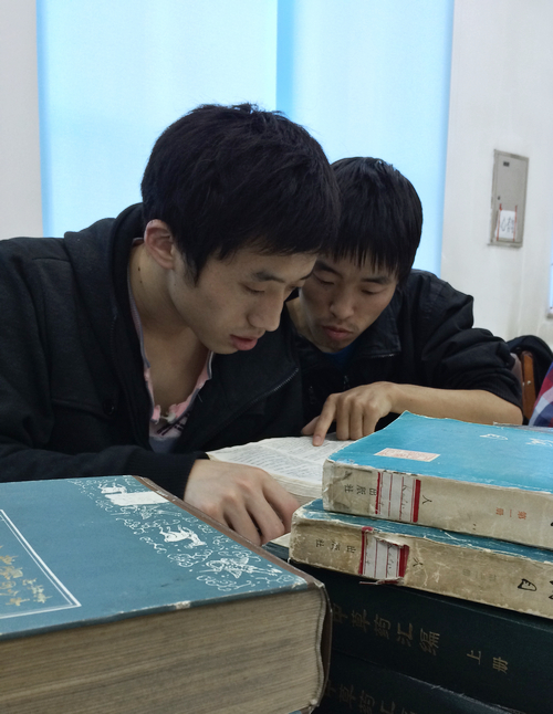 二等奖作品:研习 作者:刘雅芳