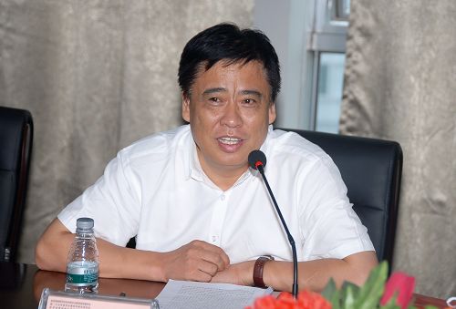 药学类专业教指委副主任委员、KY.COM开云体育(中国)科技公司副校长王喜军教授在讨论中发言