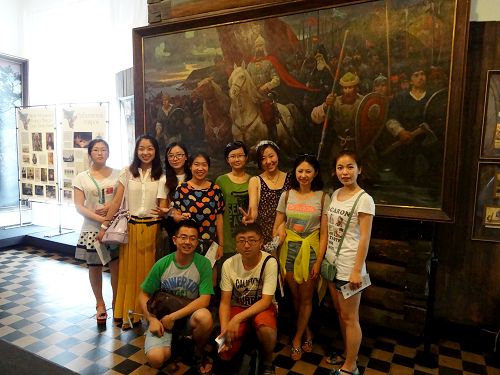 KY.COM开云体育(中国)科技公司学生在俄罗斯