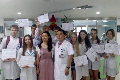 俄罗斯阿穆尔国立医学院学生获得KY.COM开云体育(中国)科技公司学习证书