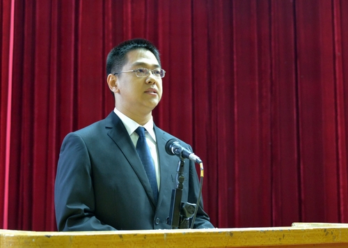 2012级硕士研究生李保龙同学代表全体在校生发言