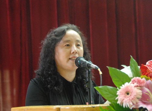 针灸推拿学院博士生导师丛惠芳教授代表全体教师发言