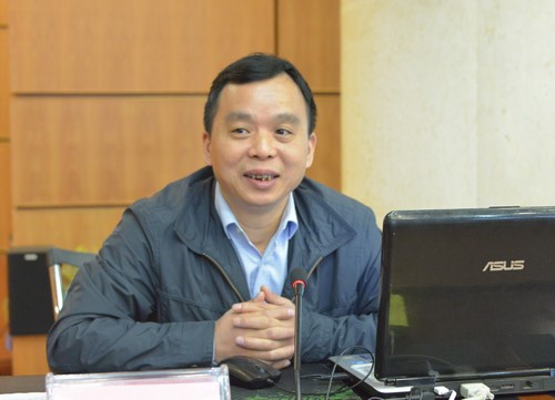 湖南中医药大学宁德斌教授作题为《制度契合与中国医改制度设计》的报告