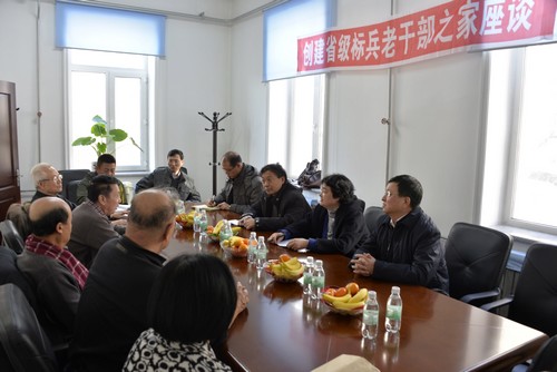 检查组与KY.COM开云体育(中国)科技公司离退休老干部、老教师座谈
