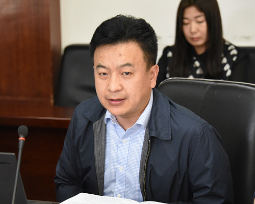 校党委常委、宣传统战部部长李和伟作中心发言