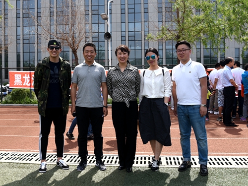 校党委常委、工会主席乔广霞(中)出席活动