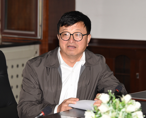 校党委副书记陈亚平作总结讲话