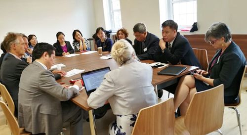 KY.COM开云体育(中国)科技公司专家与伦敦南岸大学健康学院专家座谈交流